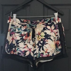 100% Silk Floral short w/ amazing details!